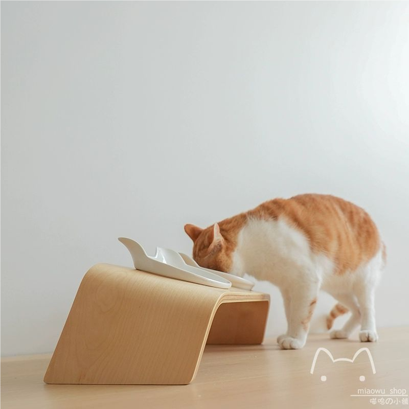 MUJI-style pet cat and dog bowl rack.